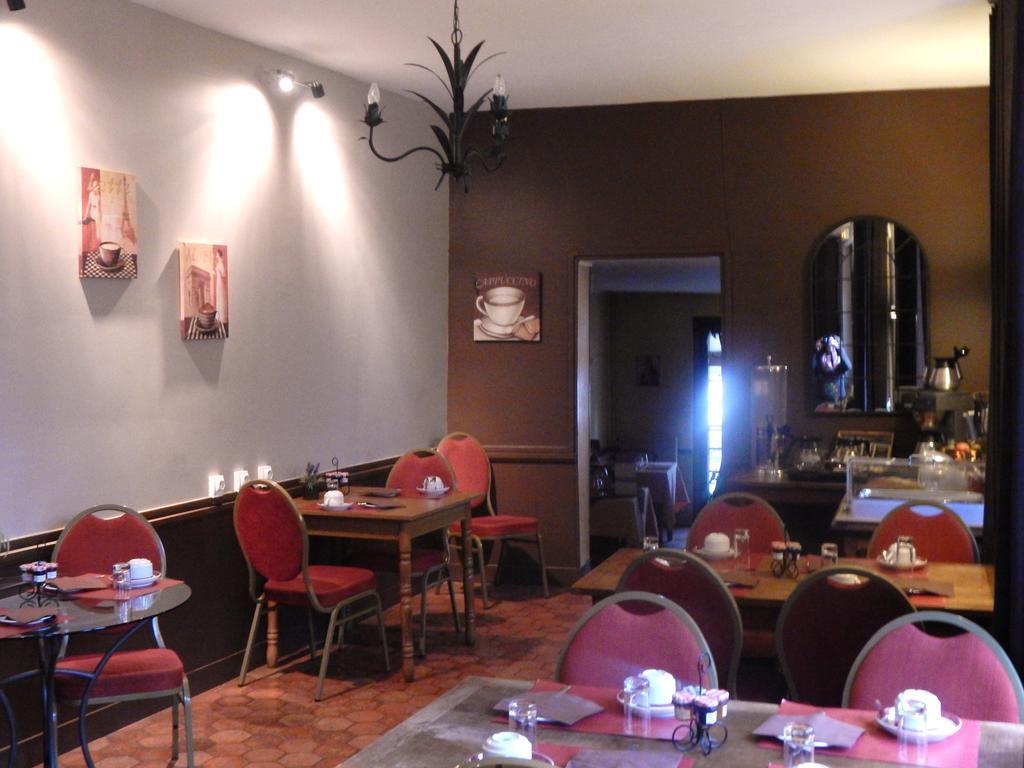 Hotel Restaurant Le Cygne Conches-en-Ouche Экстерьер фото