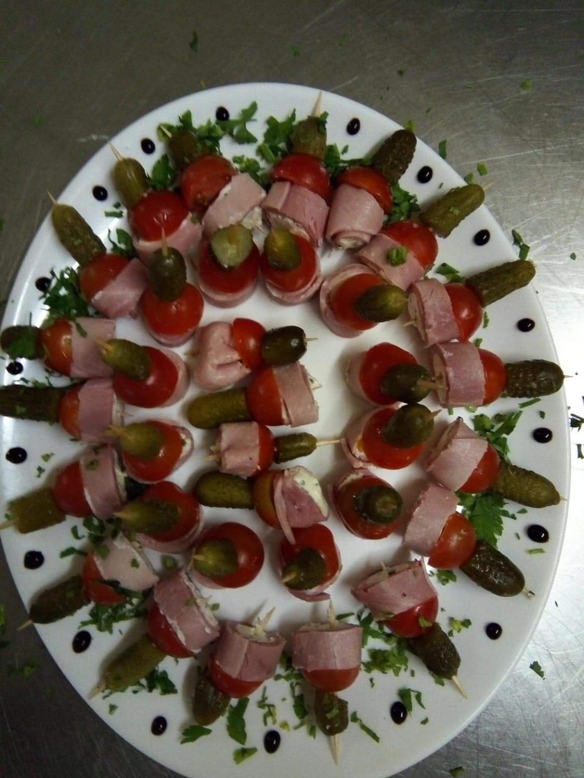Hotel Restaurant Le Cygne Conches-en-Ouche Экстерьер фото