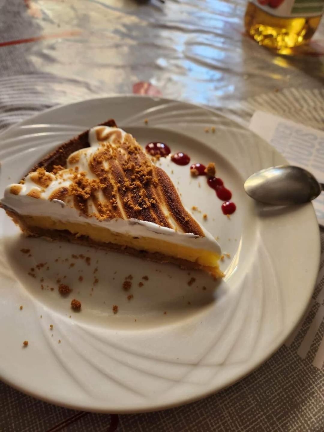 Hotel Restaurant Le Cygne Conches-en-Ouche Экстерьер фото