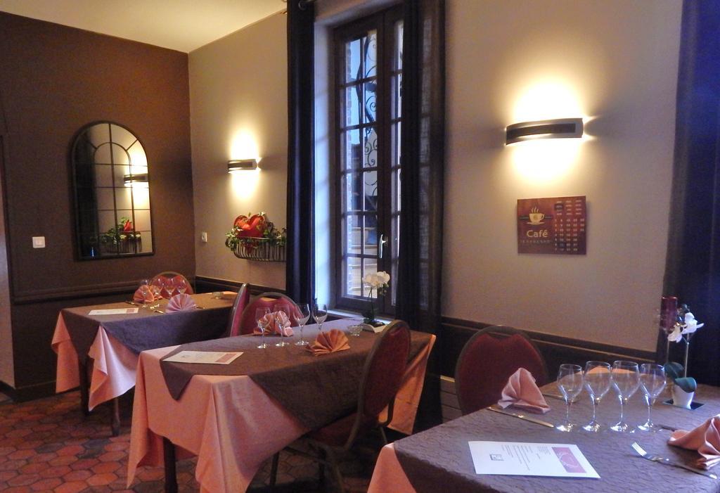 Hotel Restaurant Le Cygne Conches-en-Ouche Экстерьер фото