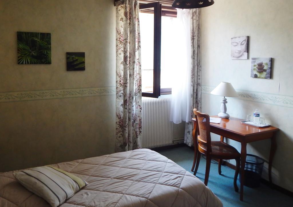 Hotel Restaurant Le Cygne Conches-en-Ouche Экстерьер фото